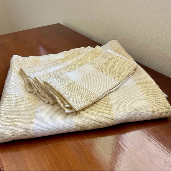 Metallic Gold and White Plaid Rectangular Tablecloth with Matching Cloth Napkins - Picture 2 of 13